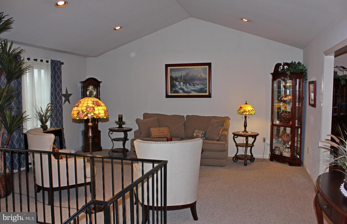 738 Fairview Road Mount Joy, PA 17552 - Photo 3 of 18
