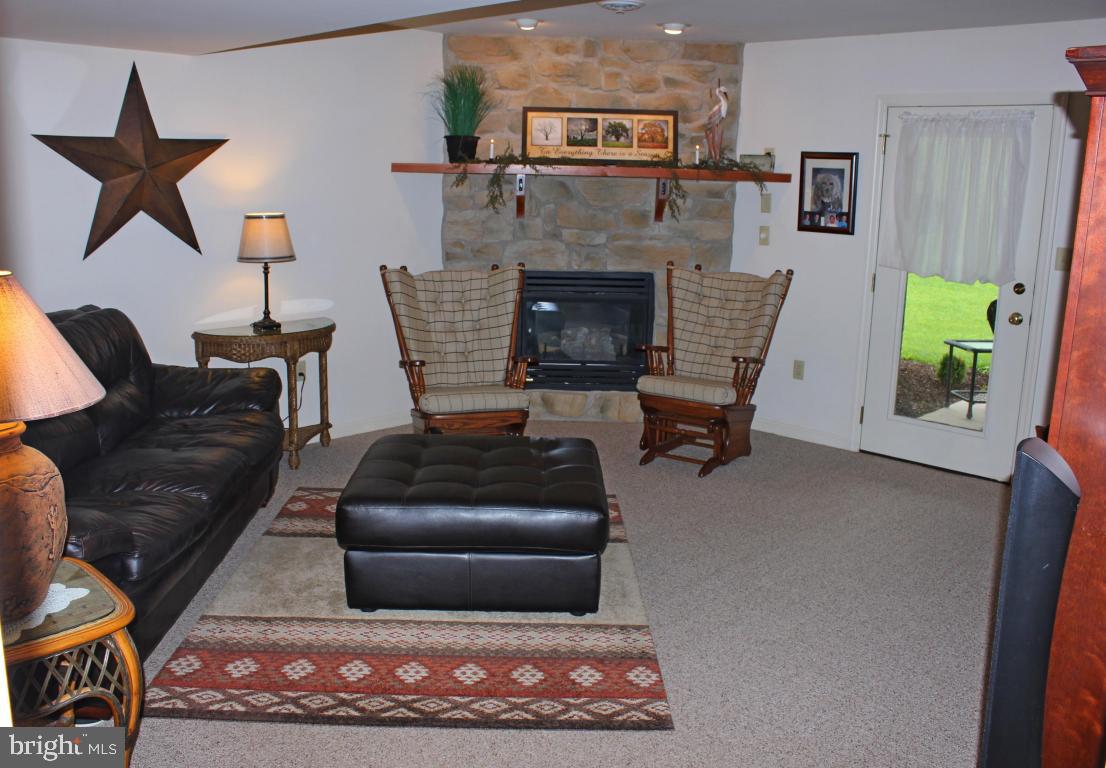 738 Fairview Road Mount Joy, PA 17552 - Photo 6 of 18
