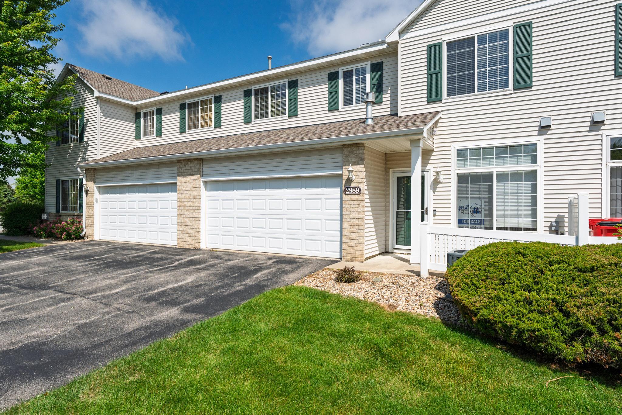 2989 Boulder Ridge Drive Northwest Rochester, MN 55901 - Photo 2 of 37