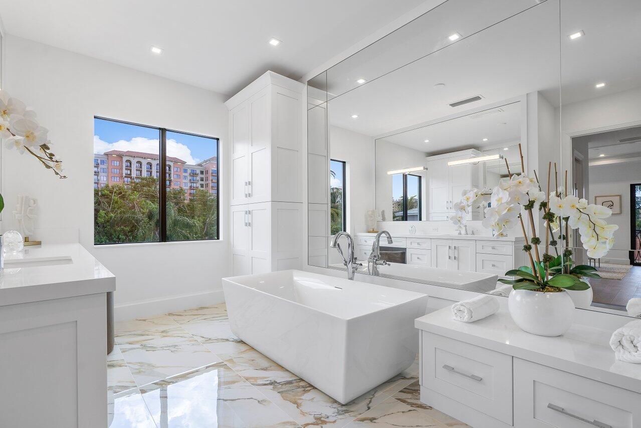 396 Northeast 2nd Street Boca Raton, FL 33432 - Photo 29 of 68 B21F5825-2946-41F4-B21F-10A88F32EE12