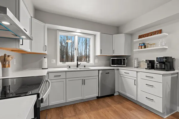 $524,900 | 4452 Wyandot Trail, Green Bay, WI 54313