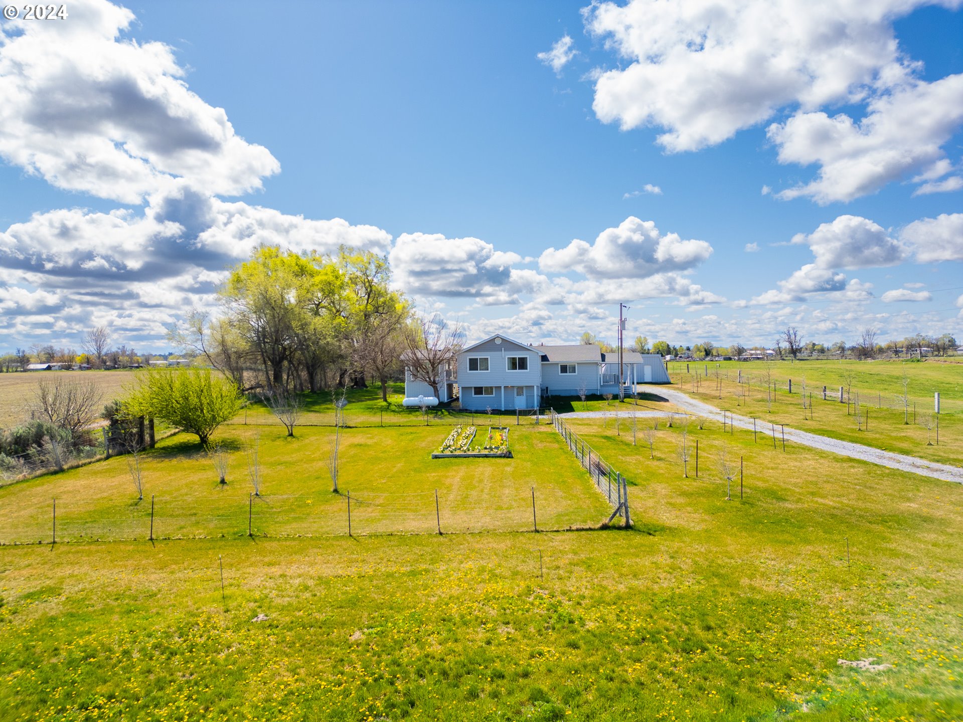 32256 West Walls Road Hermiston, OR 97838 - Photo 41 of 41 a view of an swimming pool with an ocean view