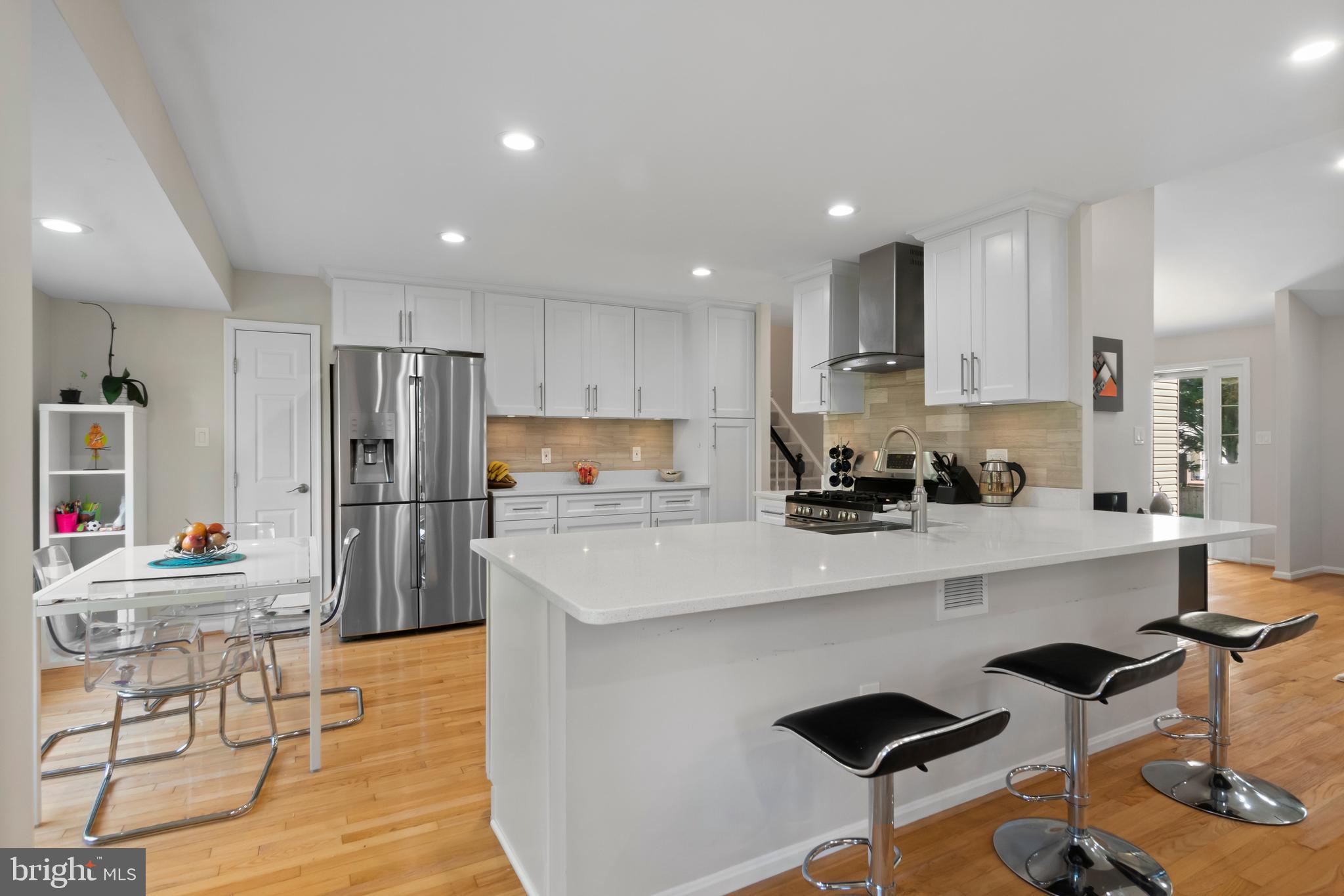 8834 Shadowlake Way Springfield, VA 22153 - Photo 13 of 40 Kitchen has Quartz counters & soft close cabinets