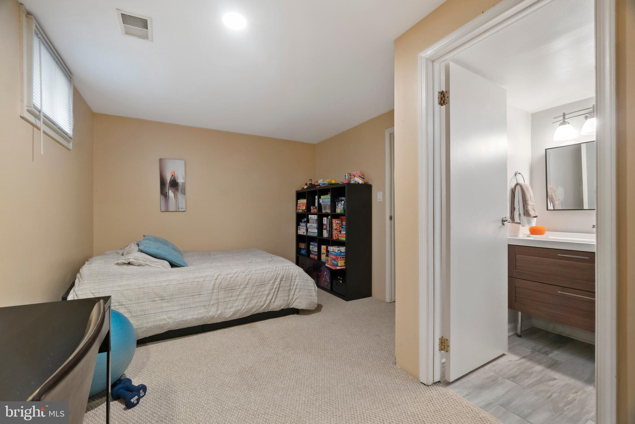 8834 Shadowlake Way Springfield, VA 22153 - Photo 34 of 40 5th bedroom (non-legal w. casement window)