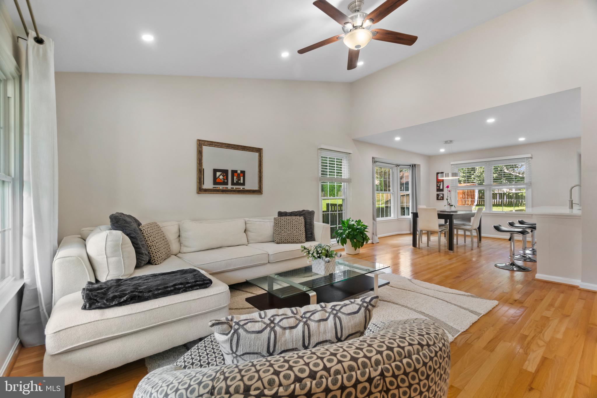 8834 Shadowlake Way Springfield, VA 22153 - Photo 5 of 40 Living Room has a vaulted ceiling