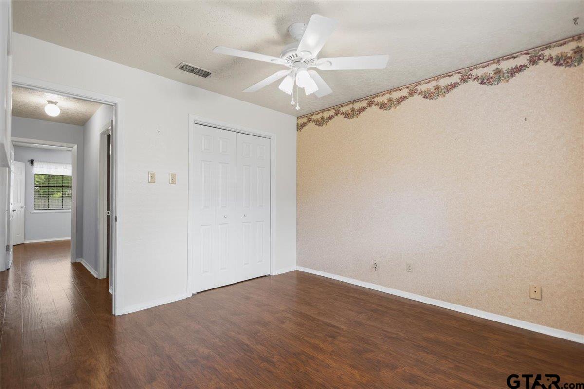1915 Castlegate Street Henderson, TX 75654 - Photo 17 of 43