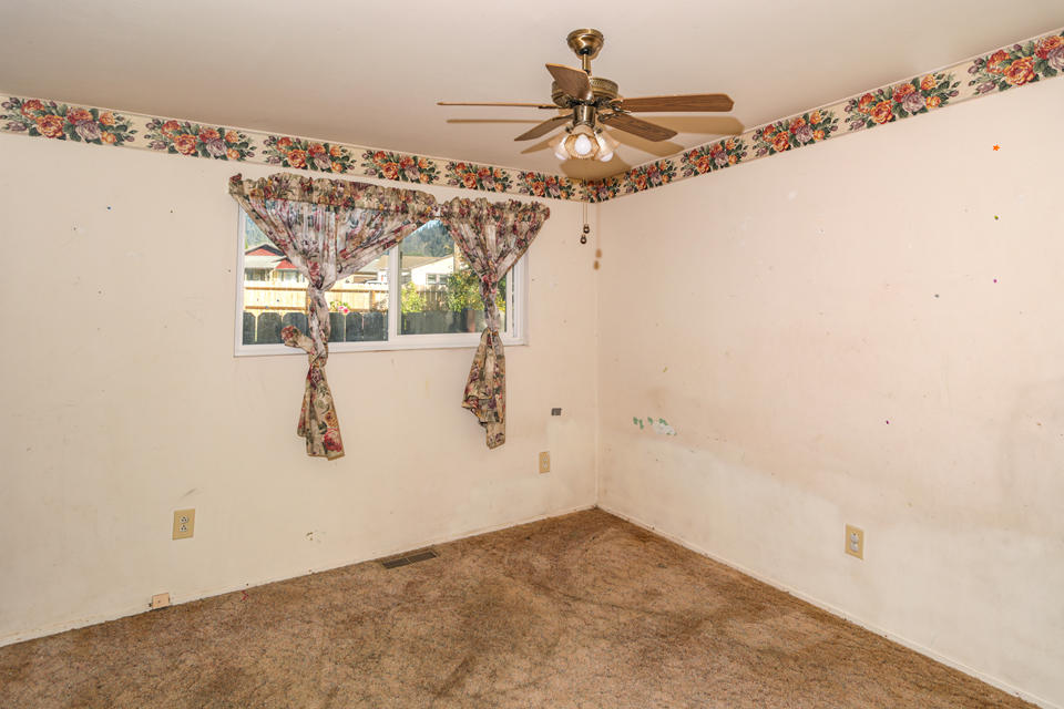 506 4th Avenue Rio Dell, CA 95562 - Photo 17 of 25