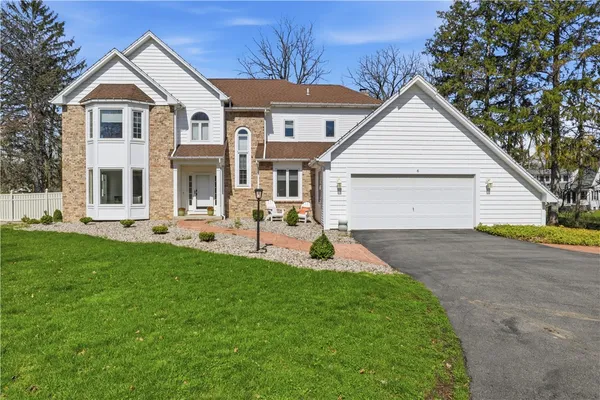 $599,900 | 6 Shadow Creek, Penfield, NY 14526