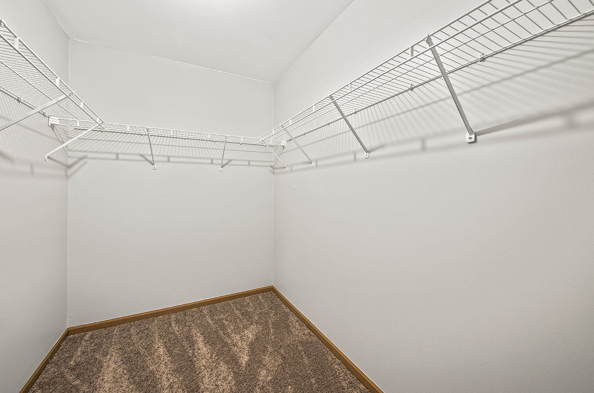 824 County Line Road Aurora, IL 60502 - Photo 14 of 18 a view of a rack on the wall