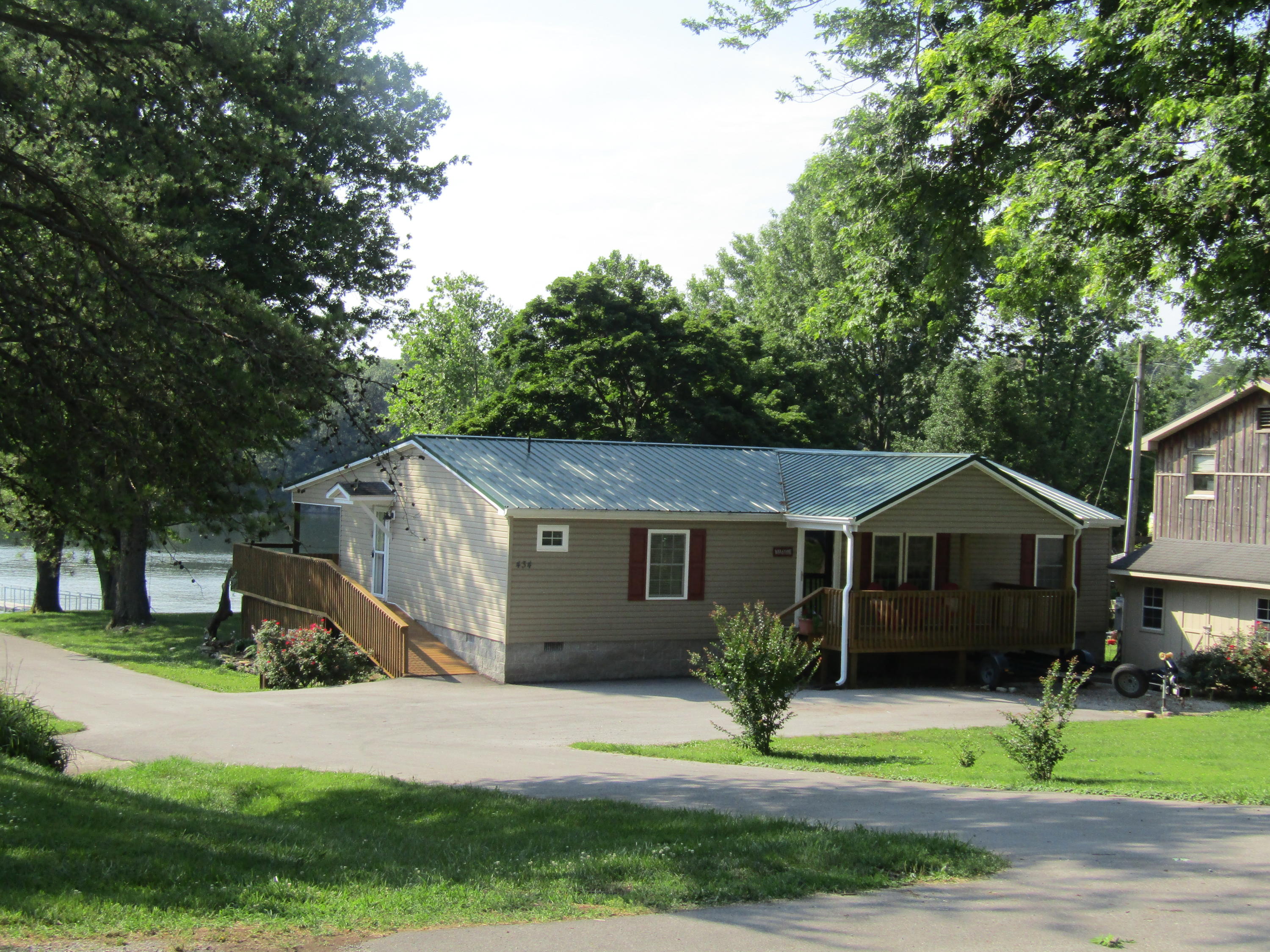 434 Lakeview Point Road Harrodsburg, KY 40330 - Photo 4 of 48 IMG_0394