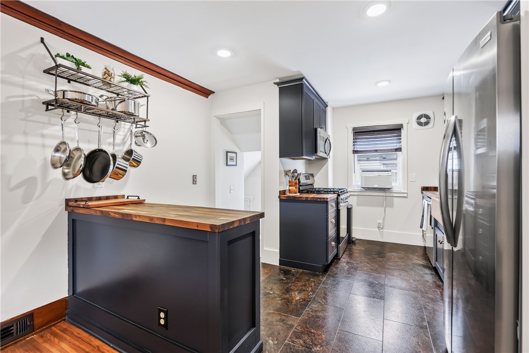 289 Wisconsin Street Rochester, NY 14609 - Photo 20 of 49