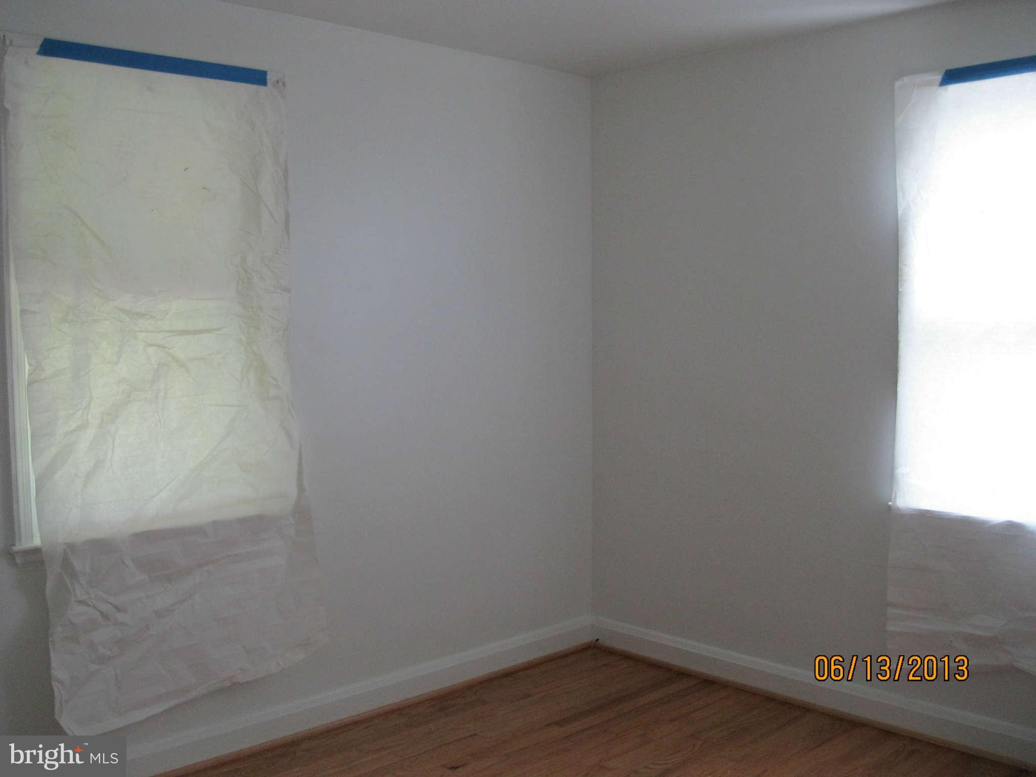 1507 Leslie Road Baltimore, MD 21222 - Photo 2 of 8 Living Room
