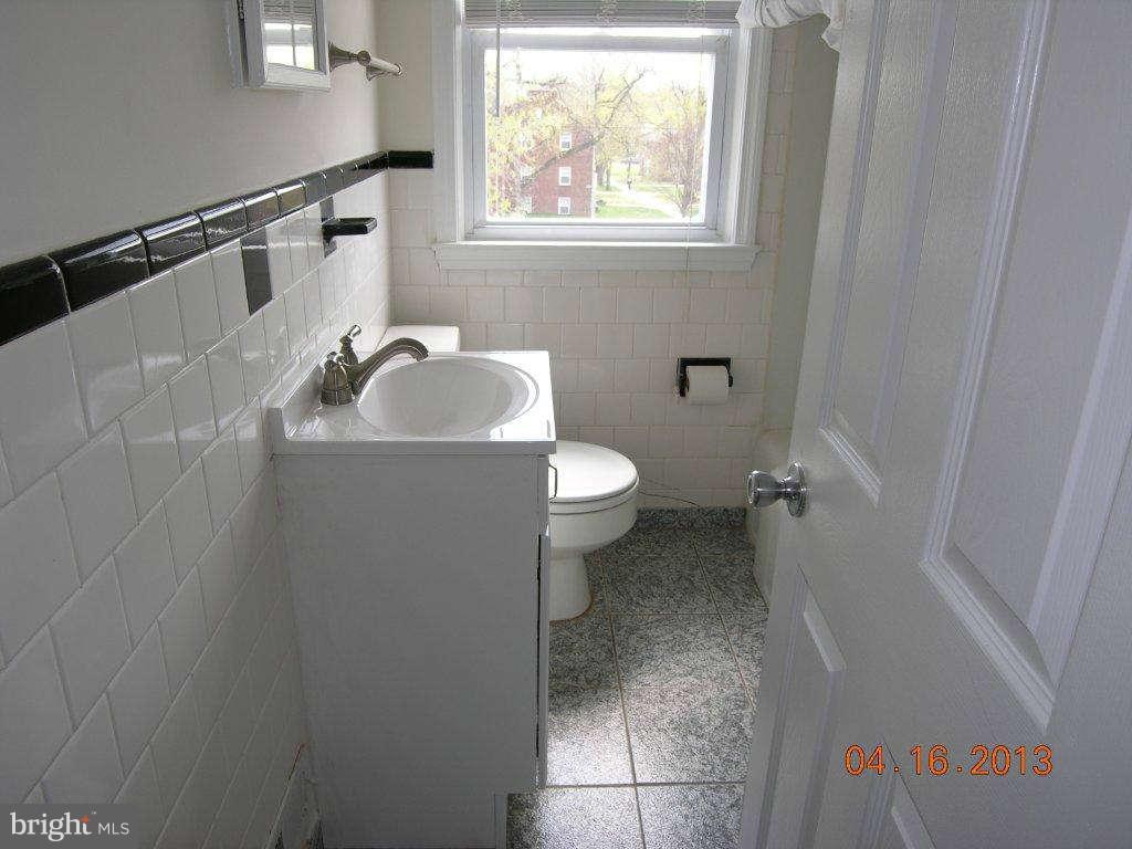 1507 Leslie Road Baltimore, MD 21222 - Photo 4 of 8 Bath