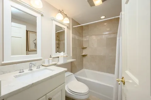$649,000 | 520 Jerusalem Road, Unit 1A, Cohasset, MA 02025