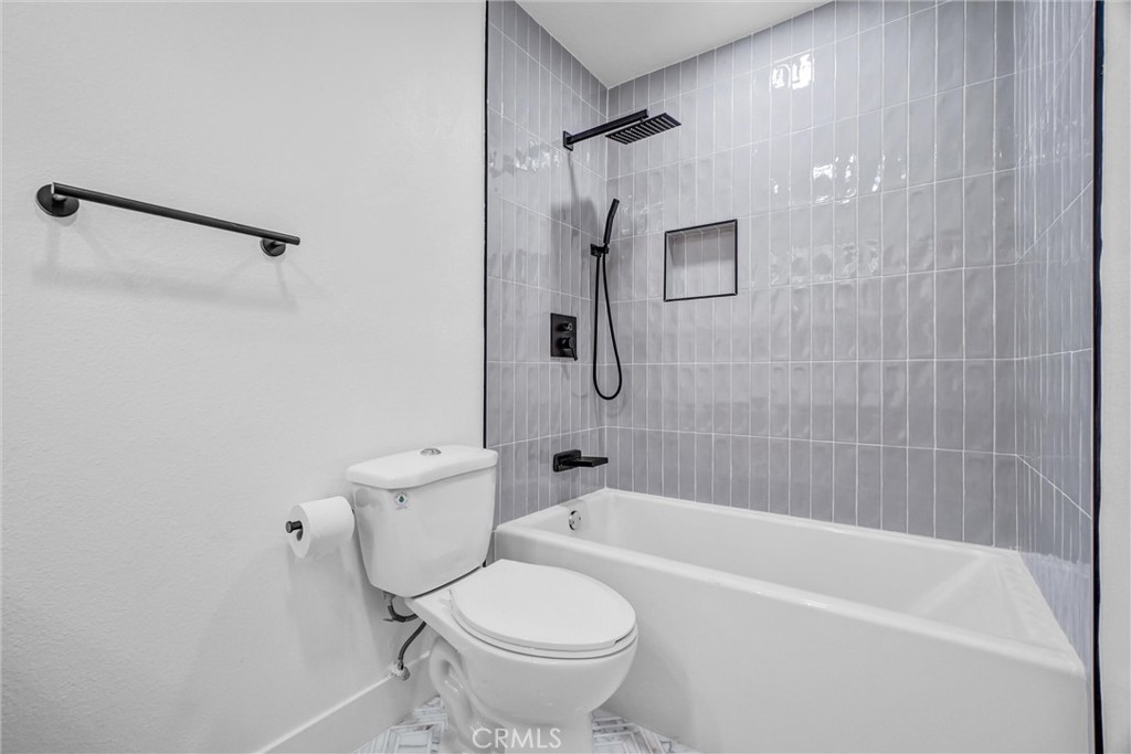 14332 Pinewood Road Tustin, CA 92780 - Photo 31 of 56