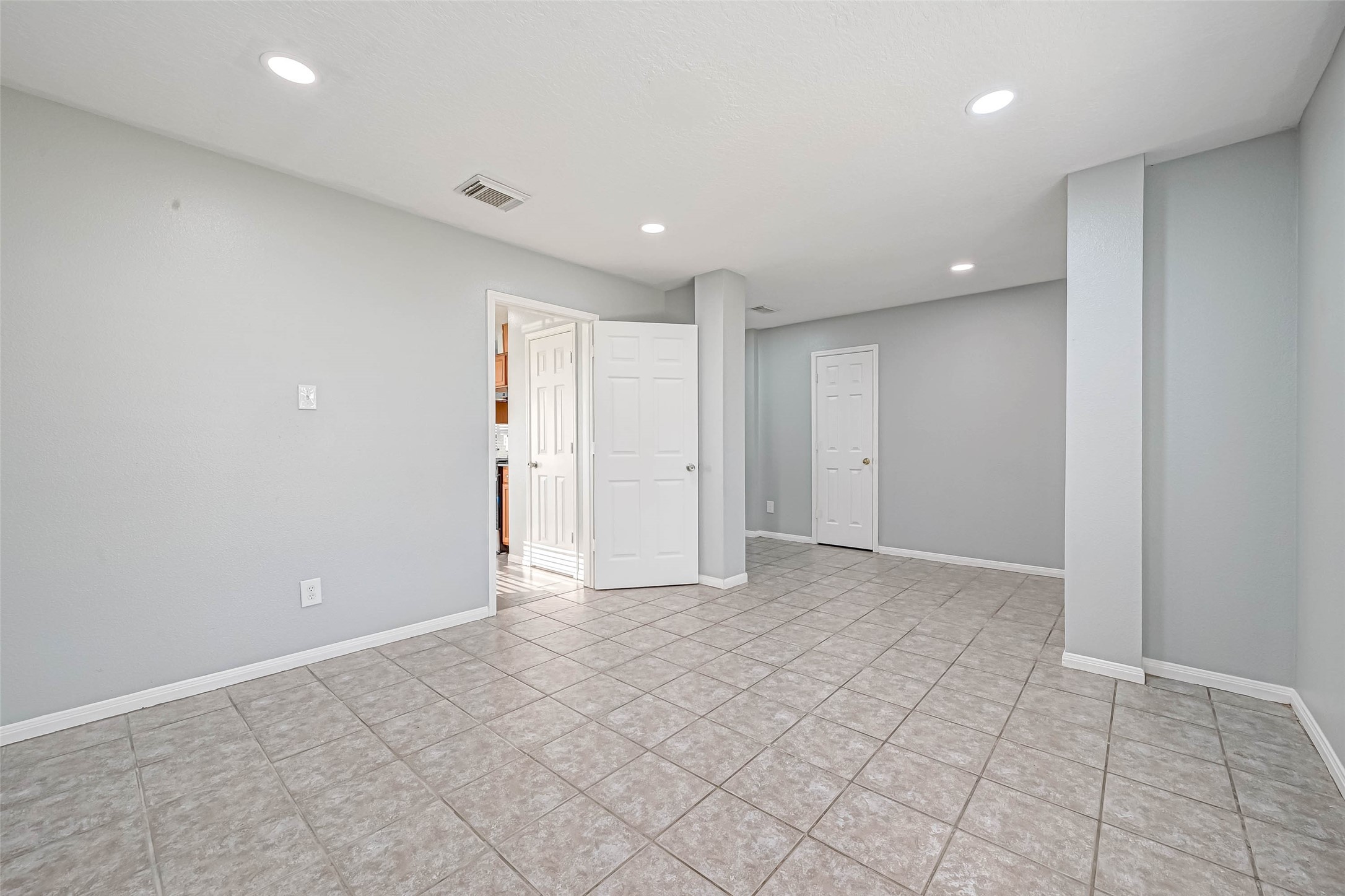 7520 Vincik Ehlert Road Rosenberg, TX 77471 - Photo 25 of 46 a view of an empty room