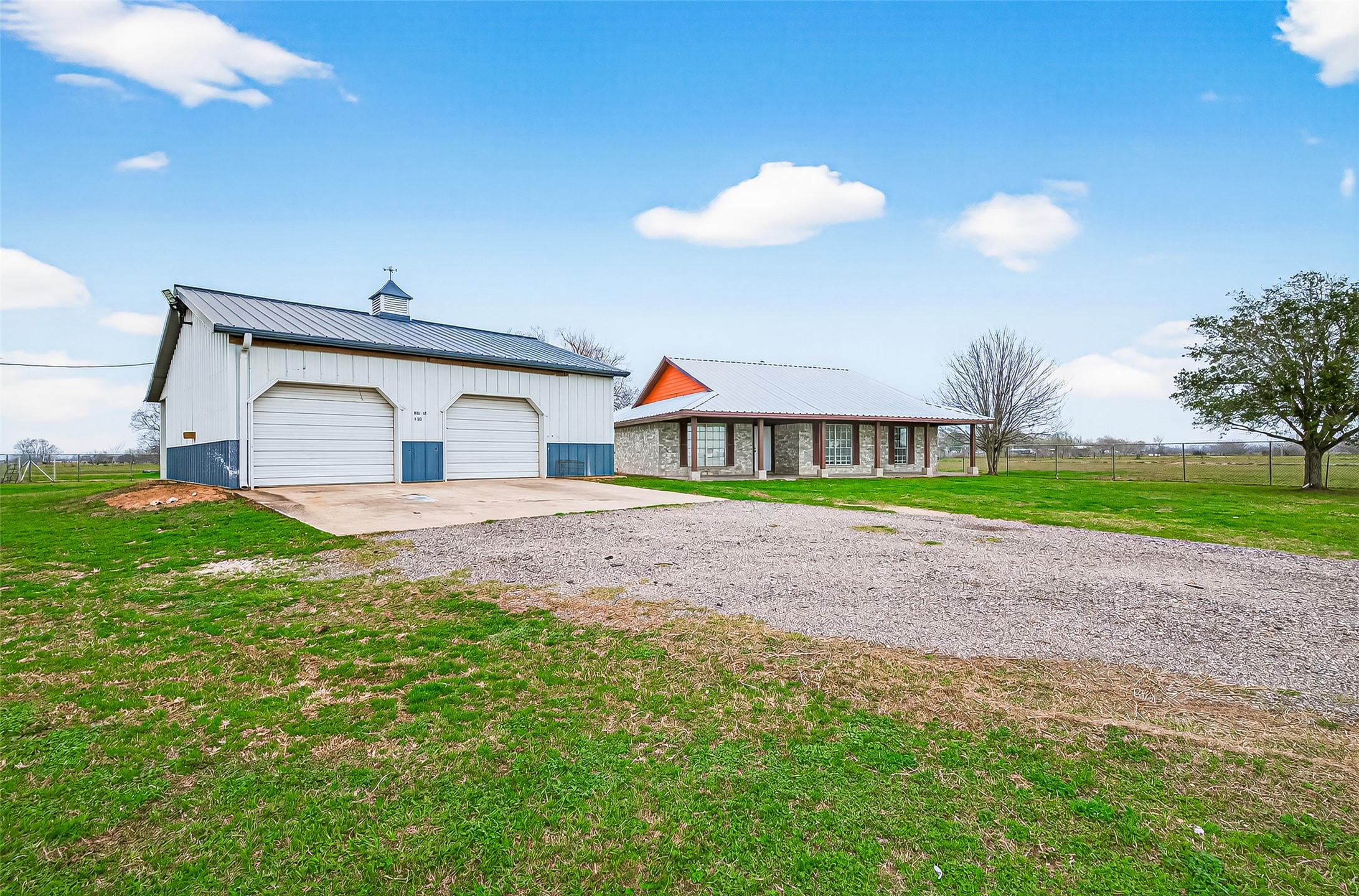 7520 Vincik Ehlert Road Rosenberg, TX 77471 - Photo 3 of 46 a view of an house with backyard and a area