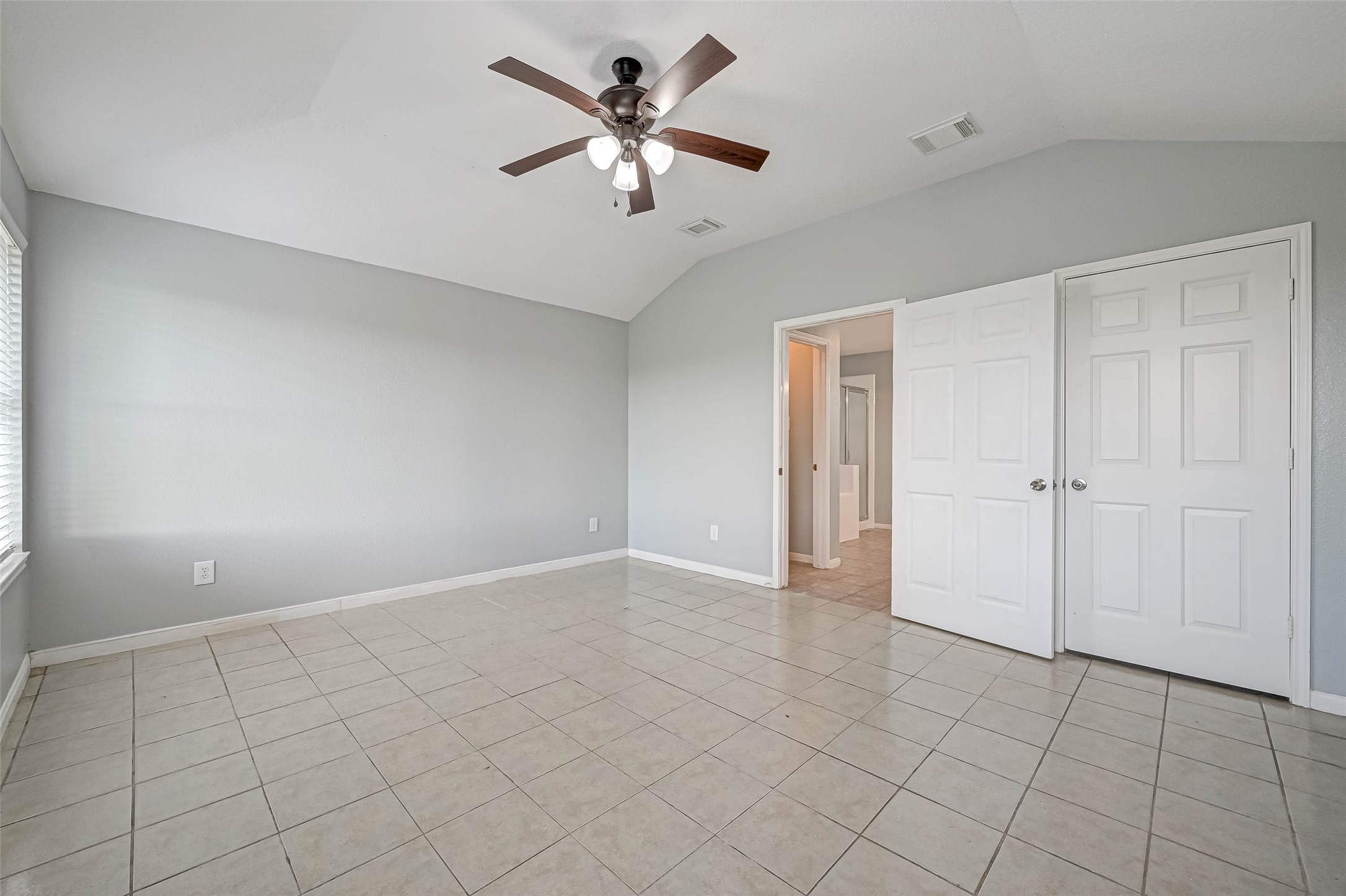7520 Vincik Ehlert Road Rosenberg, TX 77471 - Photo 33 of 46 a view of an empty room