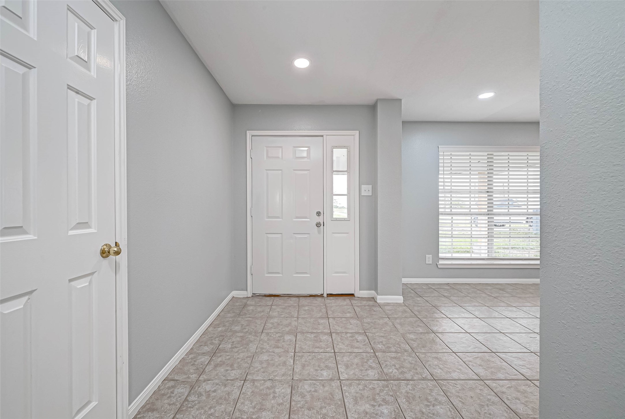 7520 Vincik Ehlert Road Rosenberg, TX 77471 - Photo 7 of 46 a view of an empty room and window