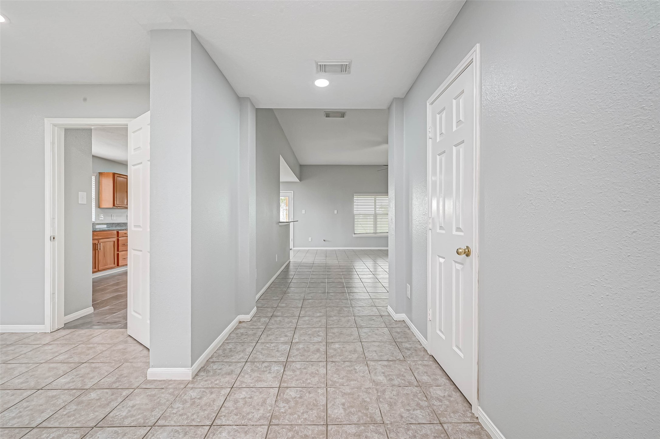 7520 Vincik Ehlert Road Rosenberg, TX 77471 - Photo 8 of 46 a view of a hallway