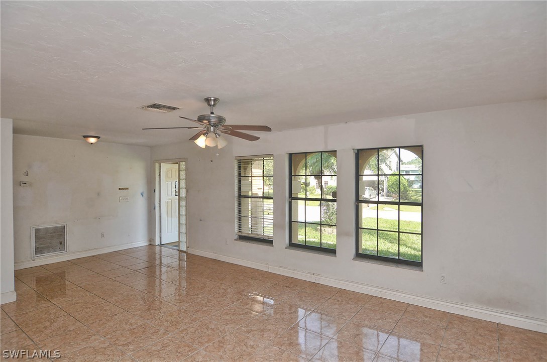 8168 Egret Road Fort Myers, FL 33967 - Photo 4 of 25 Gallery Image 4