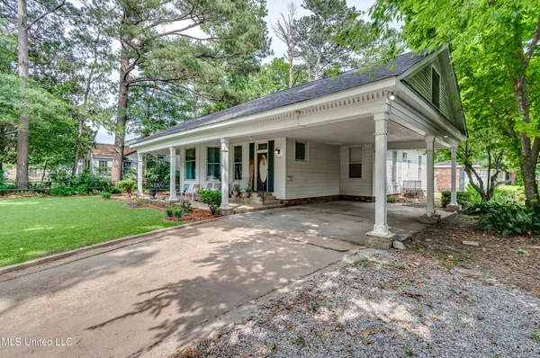 $175,000 | 1110 Jackson Avenue, Yazoo City, MS 39194