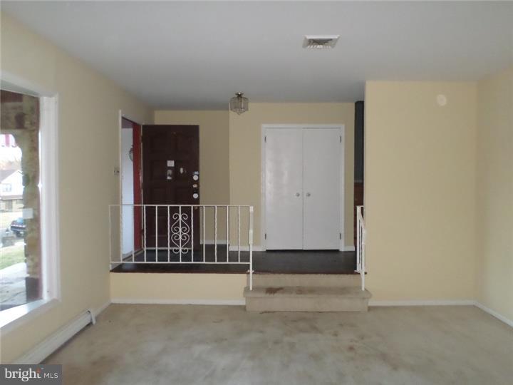 3808 Ridgeview Road Huntingdon Valley, PA 19006 - Photo 4 of 25 Gallery Image 4