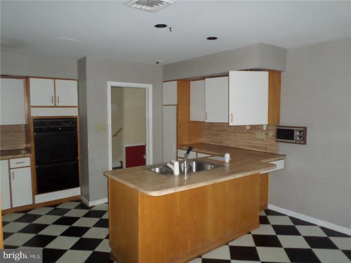 3808 Ridgeview Road Huntingdon Valley, PA 19006 - Photo 6 of 25 Gallery Image 6