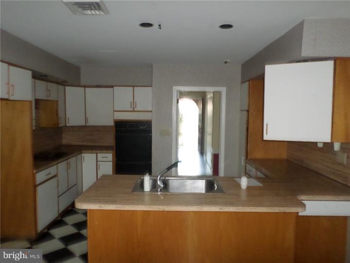 3808 Ridgeview Road Huntingdon Valley, PA 19006 - Photo 7 of 25 Gallery Image 7