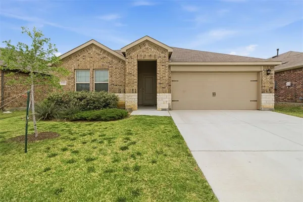 $349,900 | 1301 Stuarts Frst Drive, Denton, TX 76207