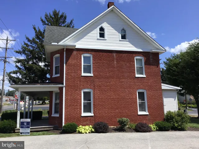 $1,295 | 1822 East Main Street, Waynesboro, PA 17268