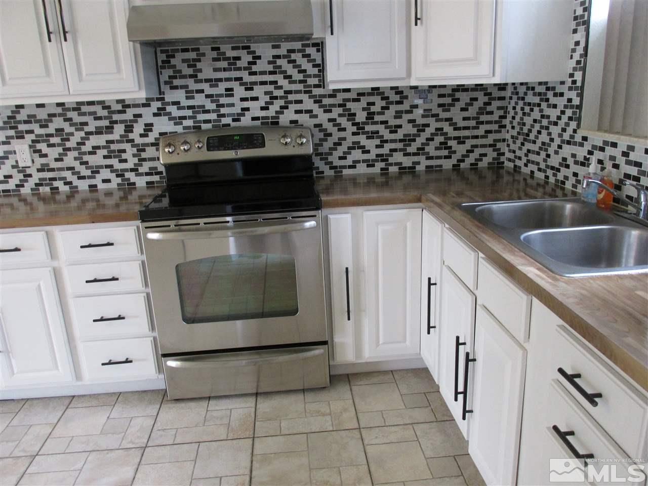 144 Smithridge Park Reno, NV 89502 - Photo 7 of 22 Photo 7