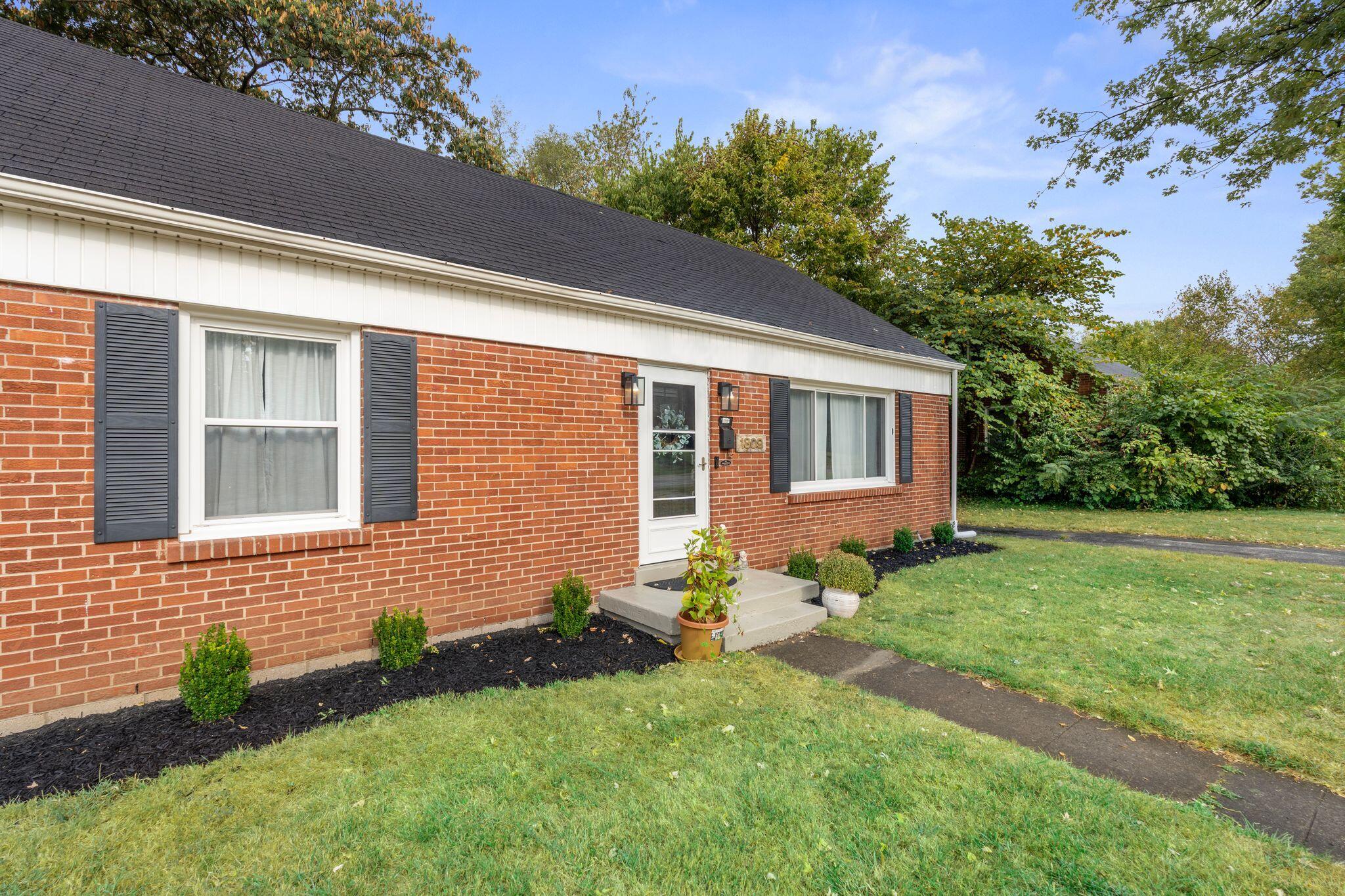 1809 Beacon Hill Road Lexington, KY 40504 - Photo 4 of 36 F2004837