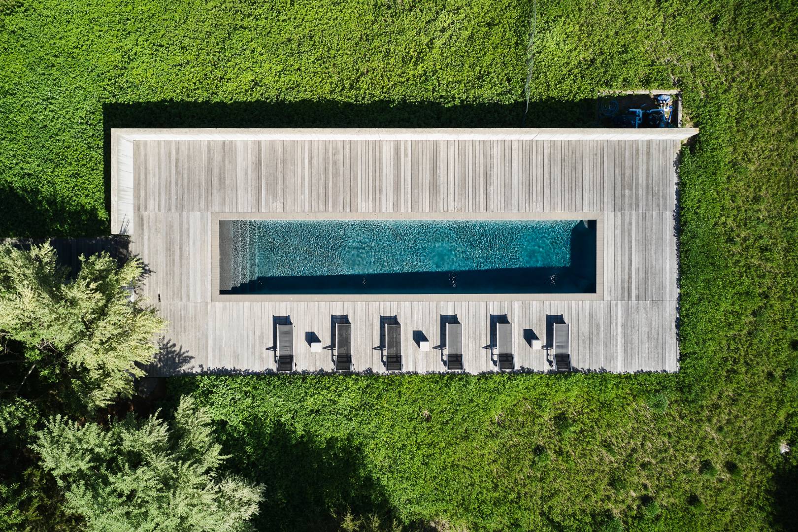 78 Windmill Lane Water Mill, NY 11976 - Photo 26 of 26 a view of a back yard with a room