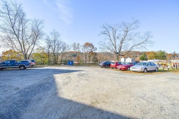 $2,300 | 1282.5 South Main Street, Unit 2R, Palmer, MA 01069