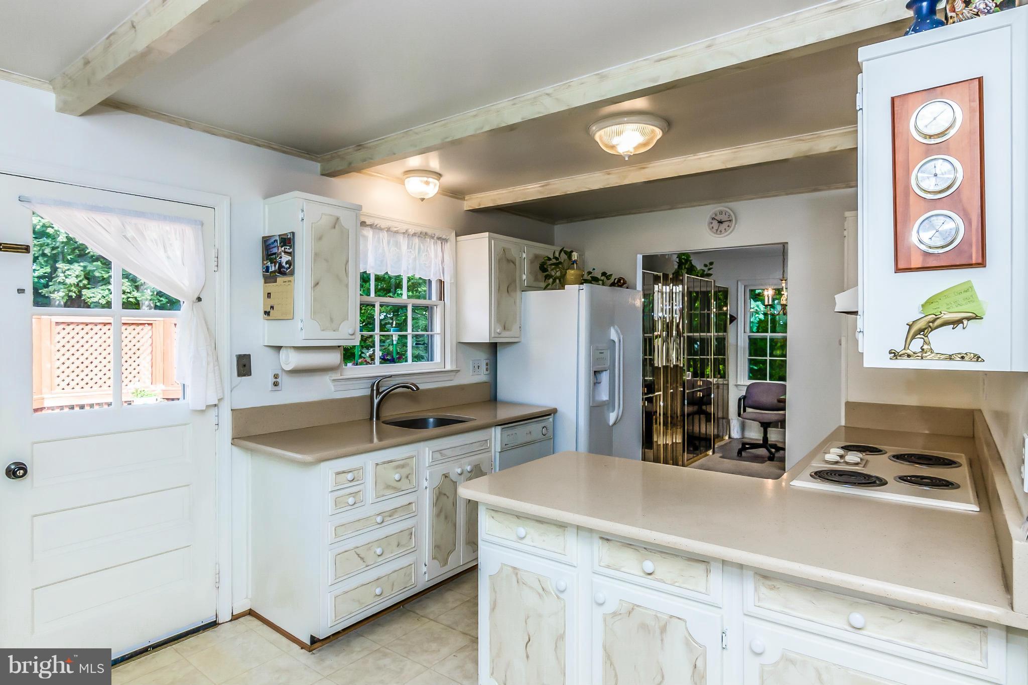 8820 Side Saddle Road Springfield, VA 22152 - Photo 13 of 29 Kitchen