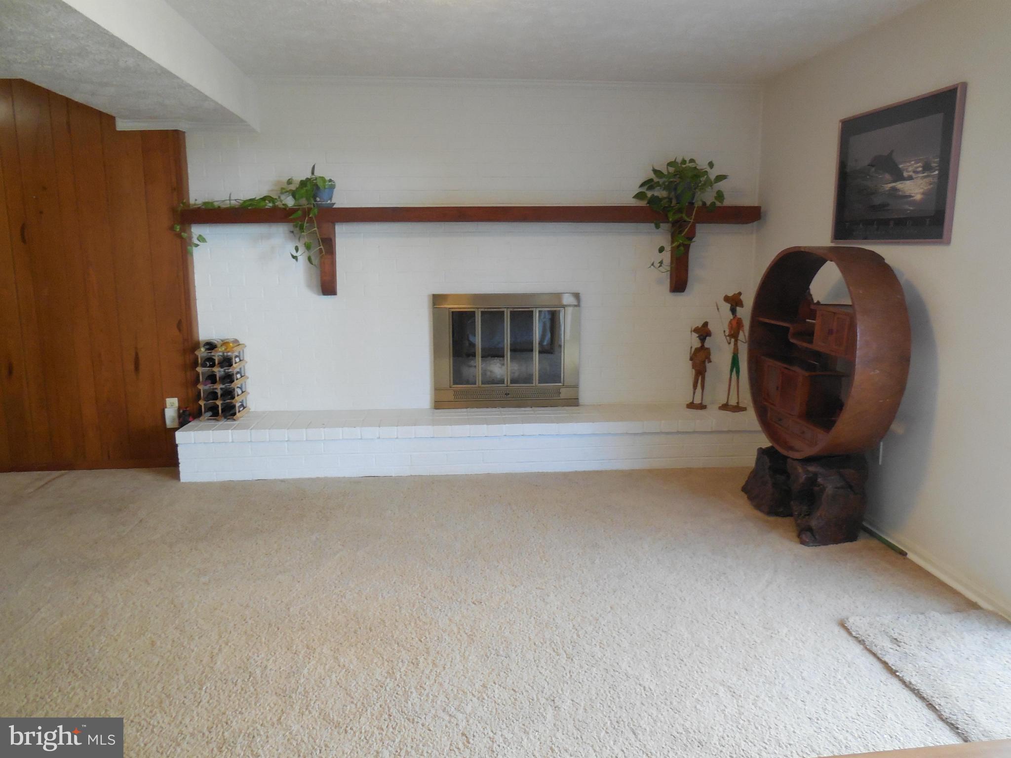8820 Side Saddle Road Springfield, VA 22152 - Photo 20 of 29 Family Room