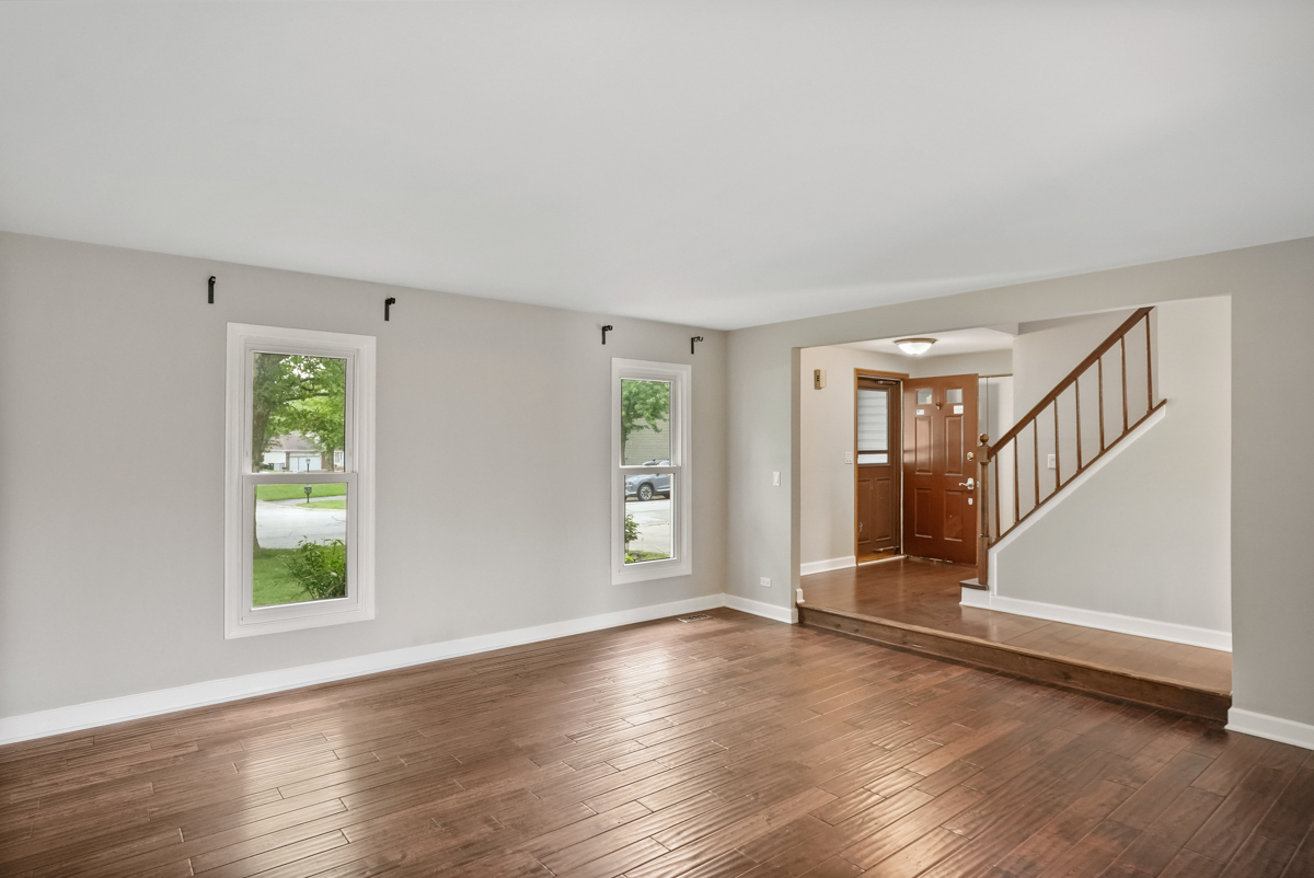 545 Ridgefield Drive Roselle, IL 60172 - Photo 5 of 24