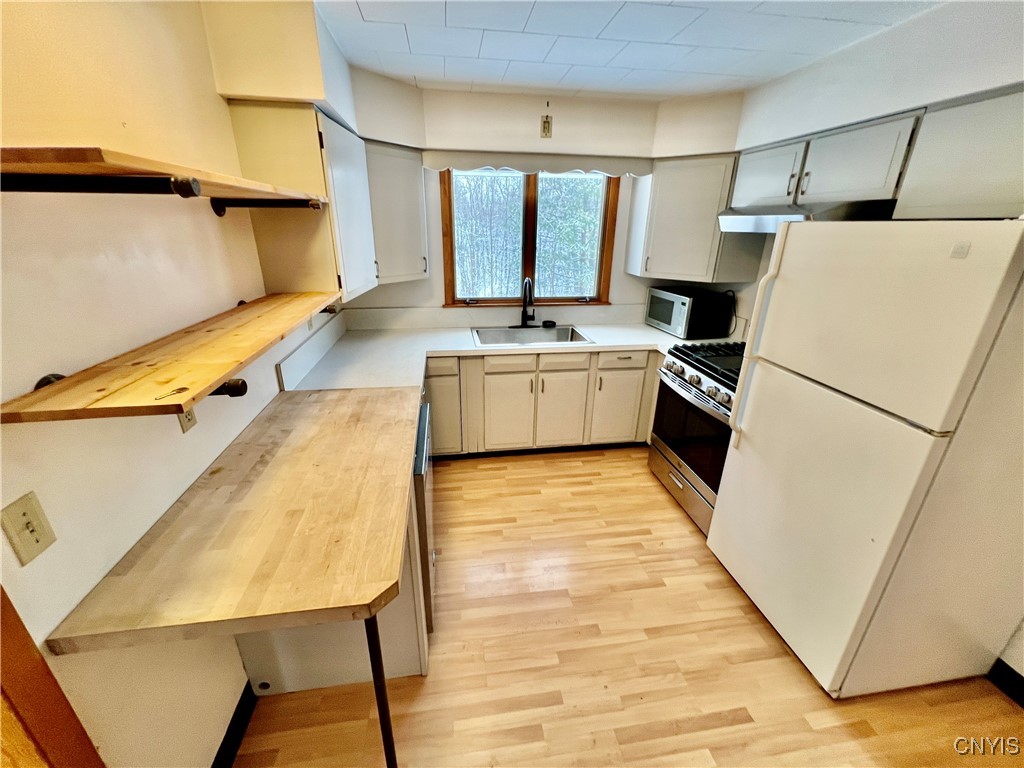 58 Ridgeway Sites Avenue Minetto, NY 13126 - Photo 7 of 23