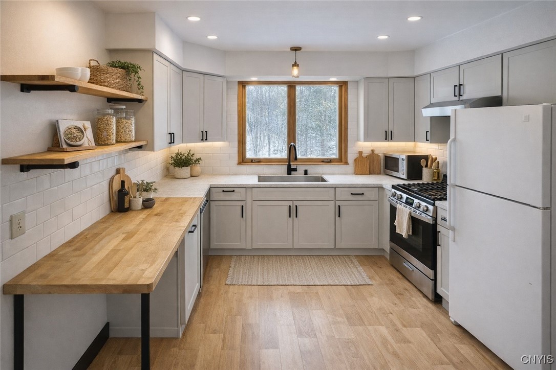 58 Ridgeway Sites Avenue Minetto, NY 13126 - Photo 8 of 23 Room virtually staged