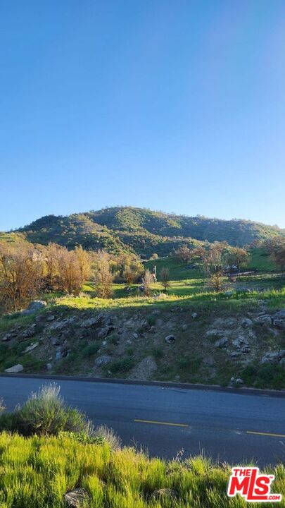 0 Stallion Springs Tehachapi, CA 93561 - Photo 4 of 13 a view of a field with an ocean