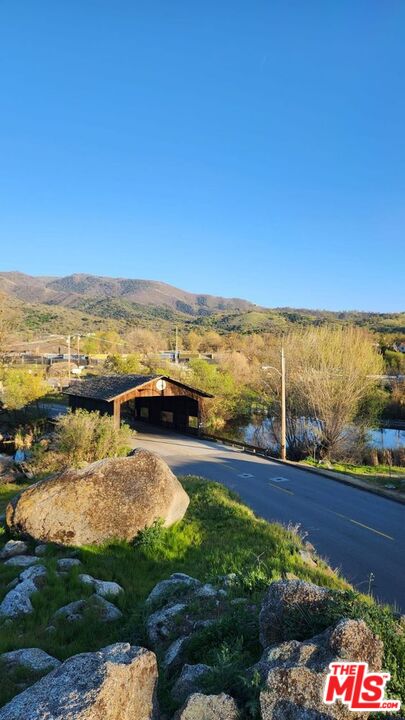 0 Stallion Springs Tehachapi, CA 93561 - Photo 10 of 13 a view of an ocean with city