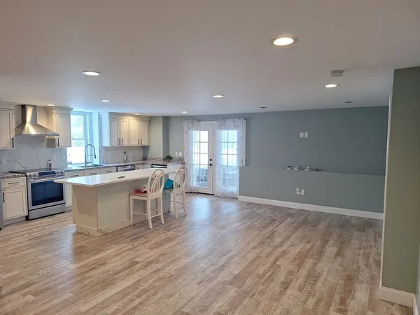 $2,100 | 48 Gee Avenue, Unit B, Gloucester, MA 01930