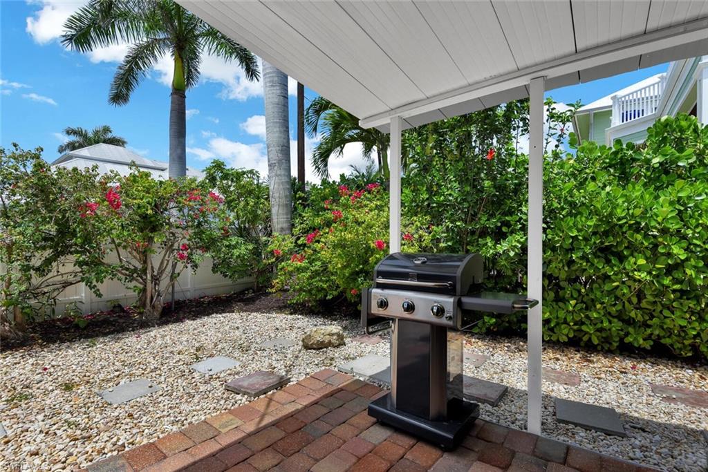 1155 6th Street South Naples, FL 34102 - Photo 28 of 35