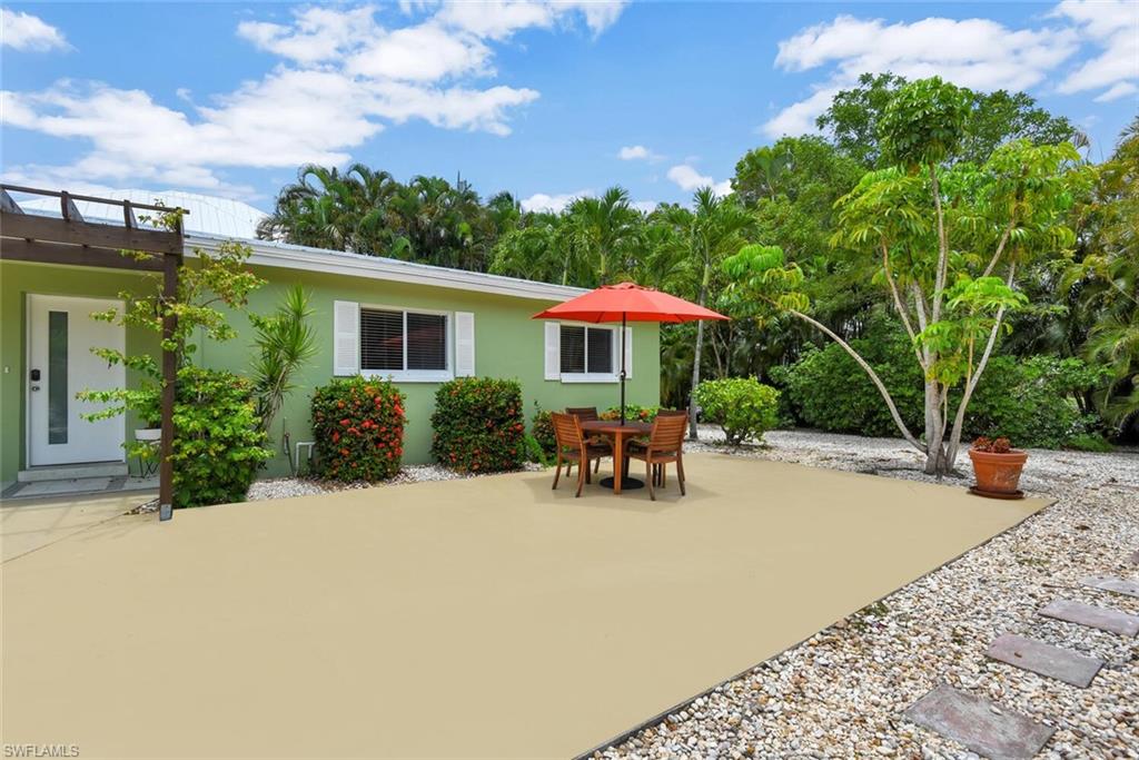 1155 6th Street South Naples, FL 34102 - Photo 3 of 35