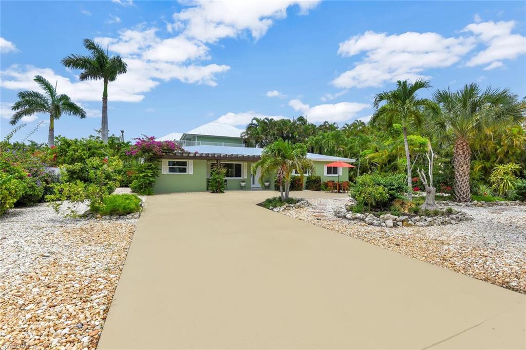 1155 6th Street South Naples, FL 34102 - Photo 4 of 35