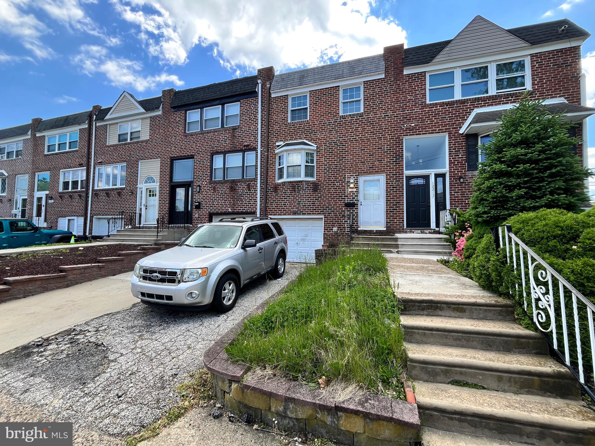 12215 Sweet Briar Road Philadelphia, PA 19154 - Photo 1 of 9 Gallery Image 1