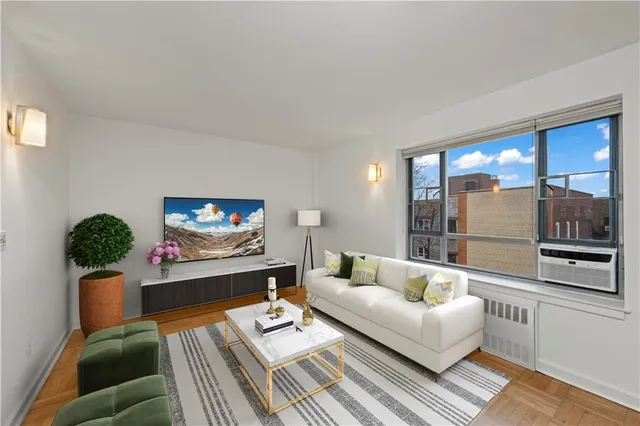 $799,000 | 130 8th Avenue, Unit 7G | Park Slope