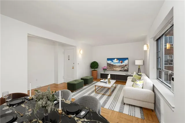 $799,000 | 130 8th Avenue, Unit 7G | Park Slope