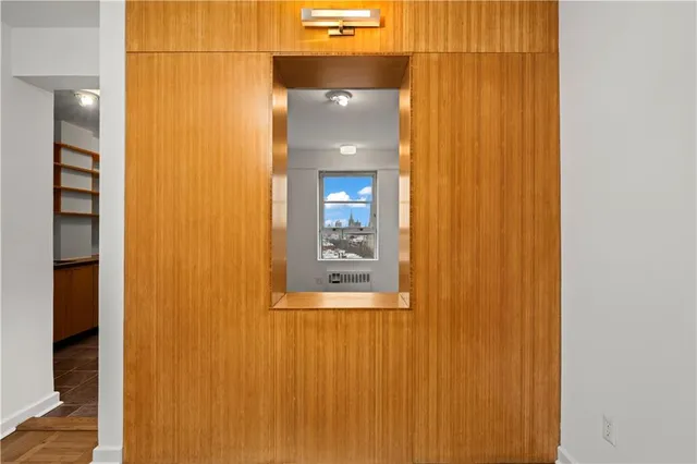 $799,000 | 130 8th Avenue, Unit 7G | Park Slope